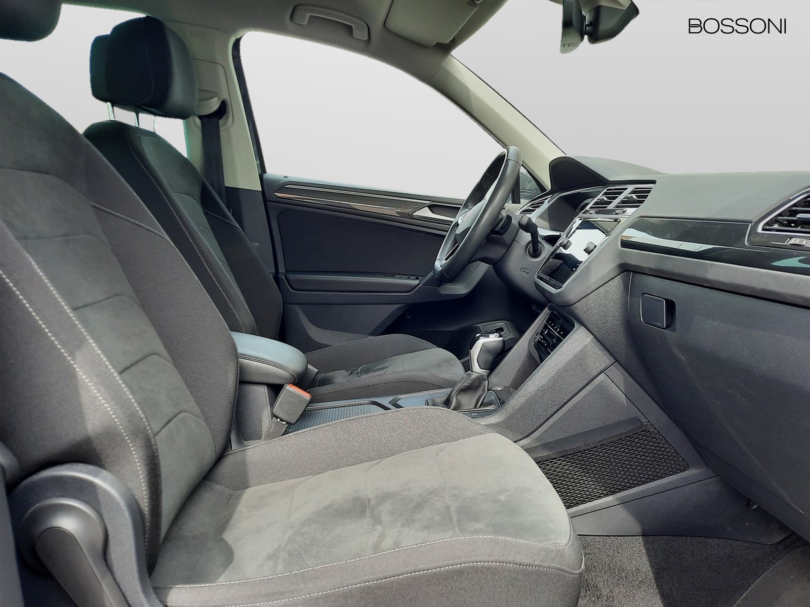 9 - Volkswagen Tiguan 2.0 tdi scr 150cv elegance dsg