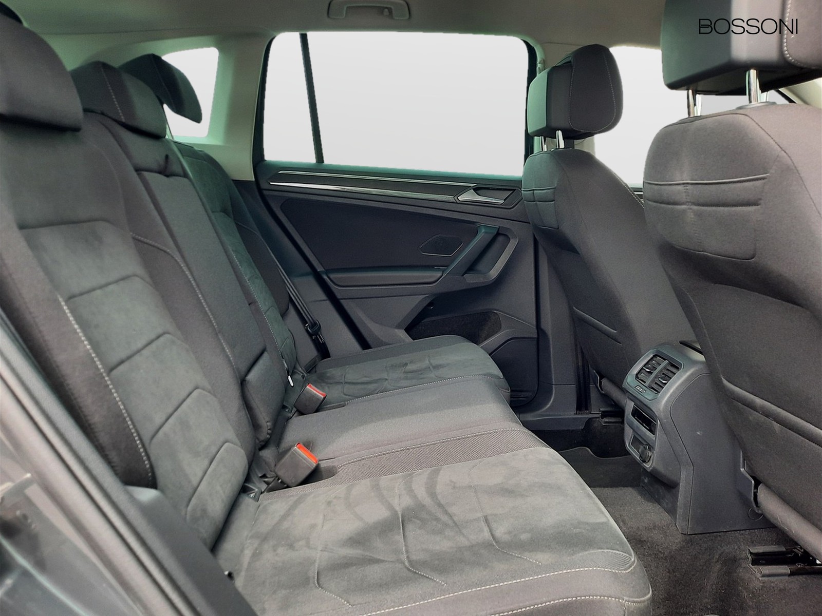 10 - Volkswagen Tiguan 2.0 tdi scr 150cv elegance dsg