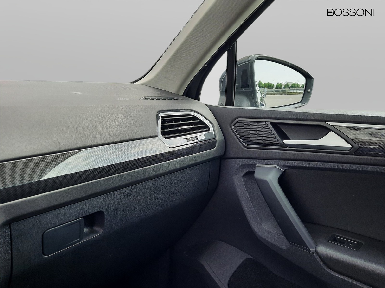 27 - Volkswagen Tiguan 2.0 tdi scr 150cv elegance dsg