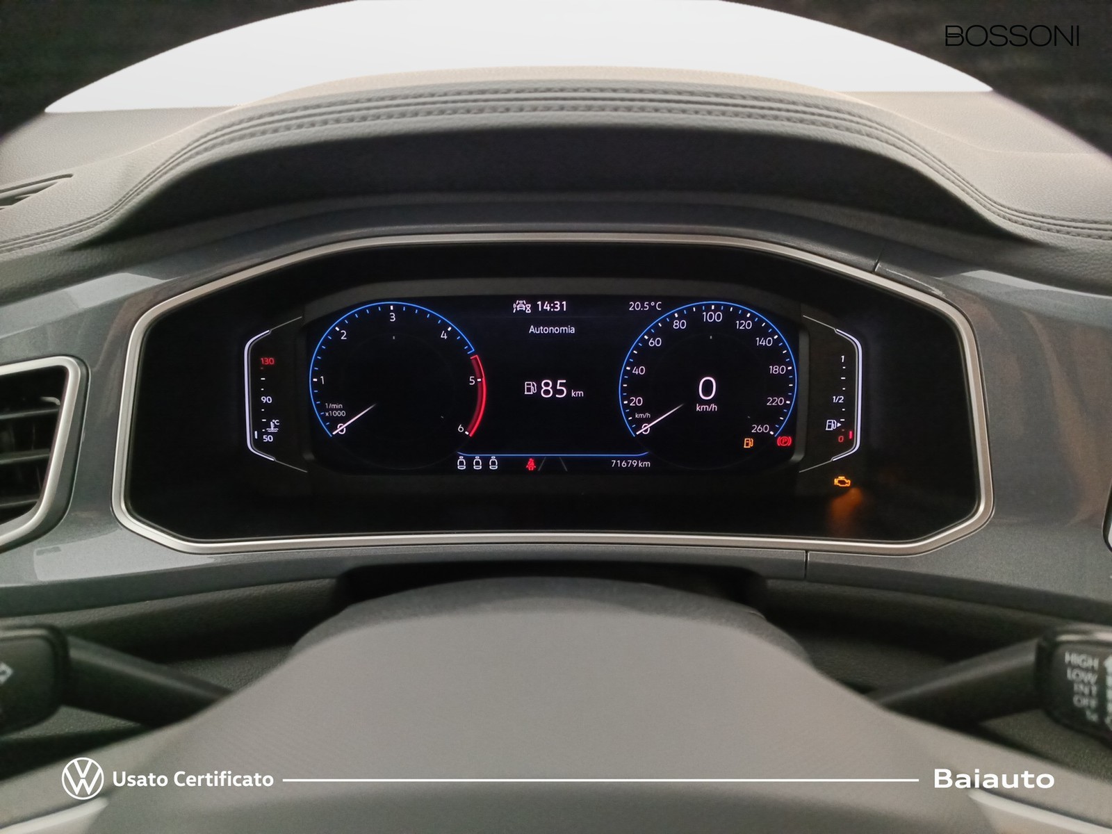 9 - Volkswagen T-Roc 2.0 tdi scr 115cv style