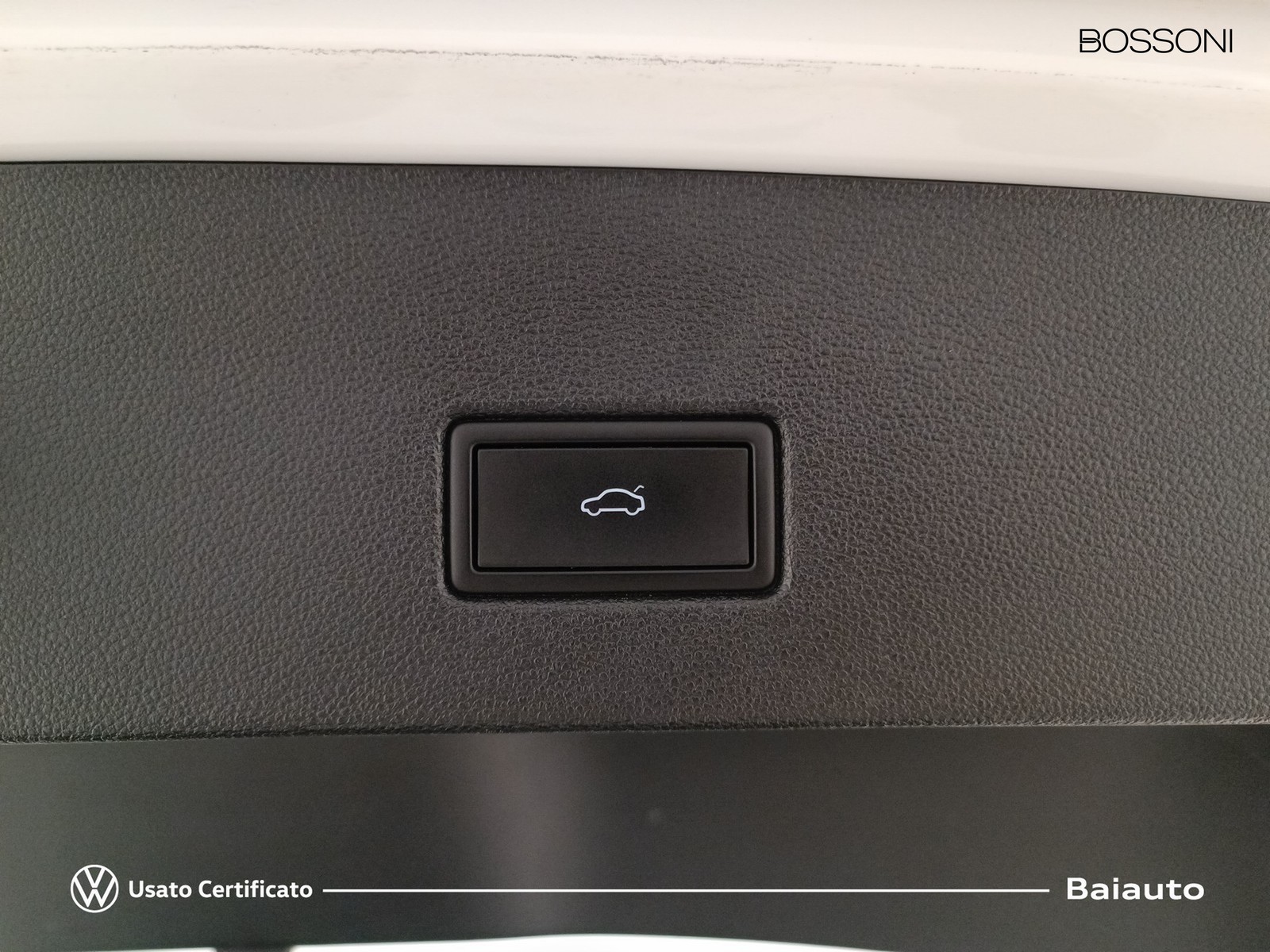 32 - Volkswagen T-Roc 2.0 tdi scr 115cv style