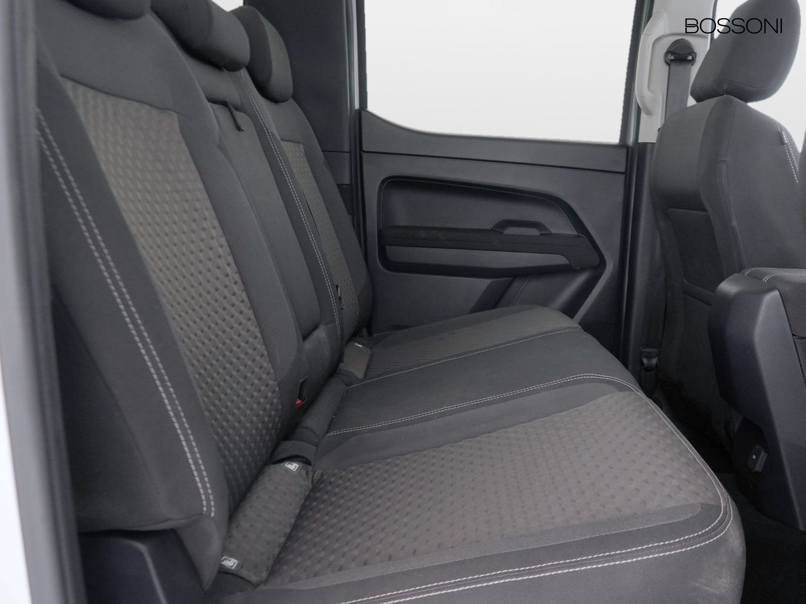10 - Volkswagen VIC Amarok 2.0 tdi life 4motion