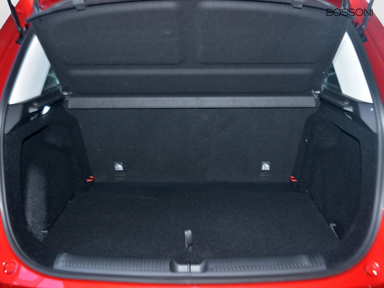 16 - Mg ZS 1.5 hybrid+ luxury auto