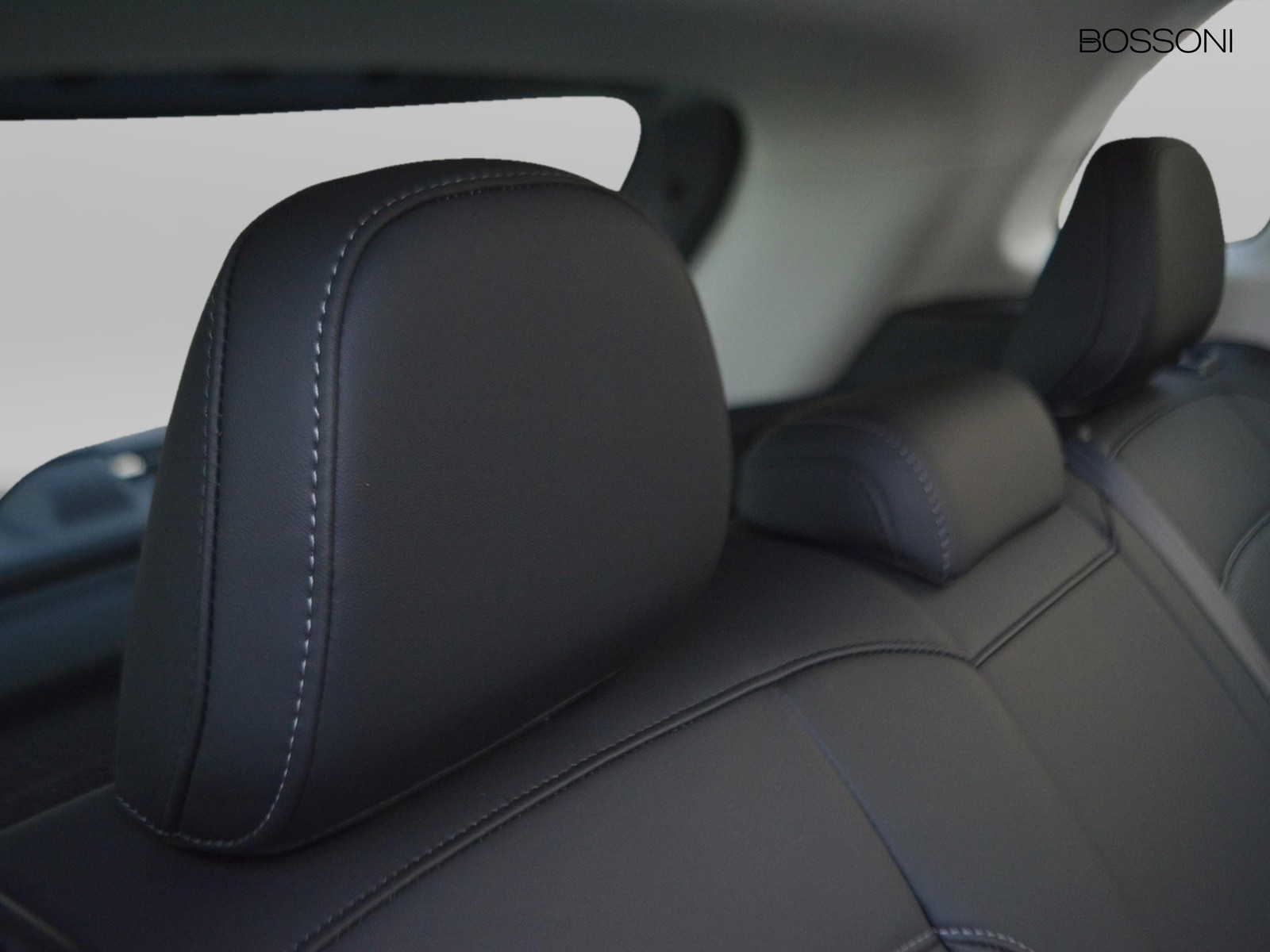 6 - Mg ZS 1.5 hybrid+ luxury auto