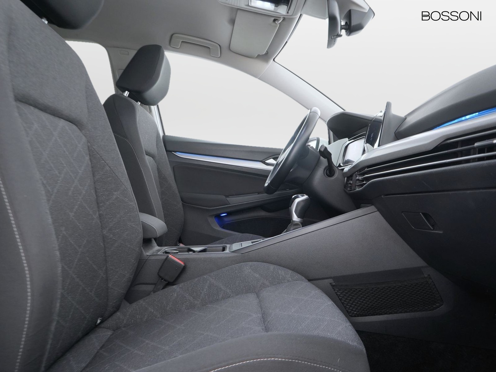 8 - Volkswagen Golf 1.5 tgi 130cv life