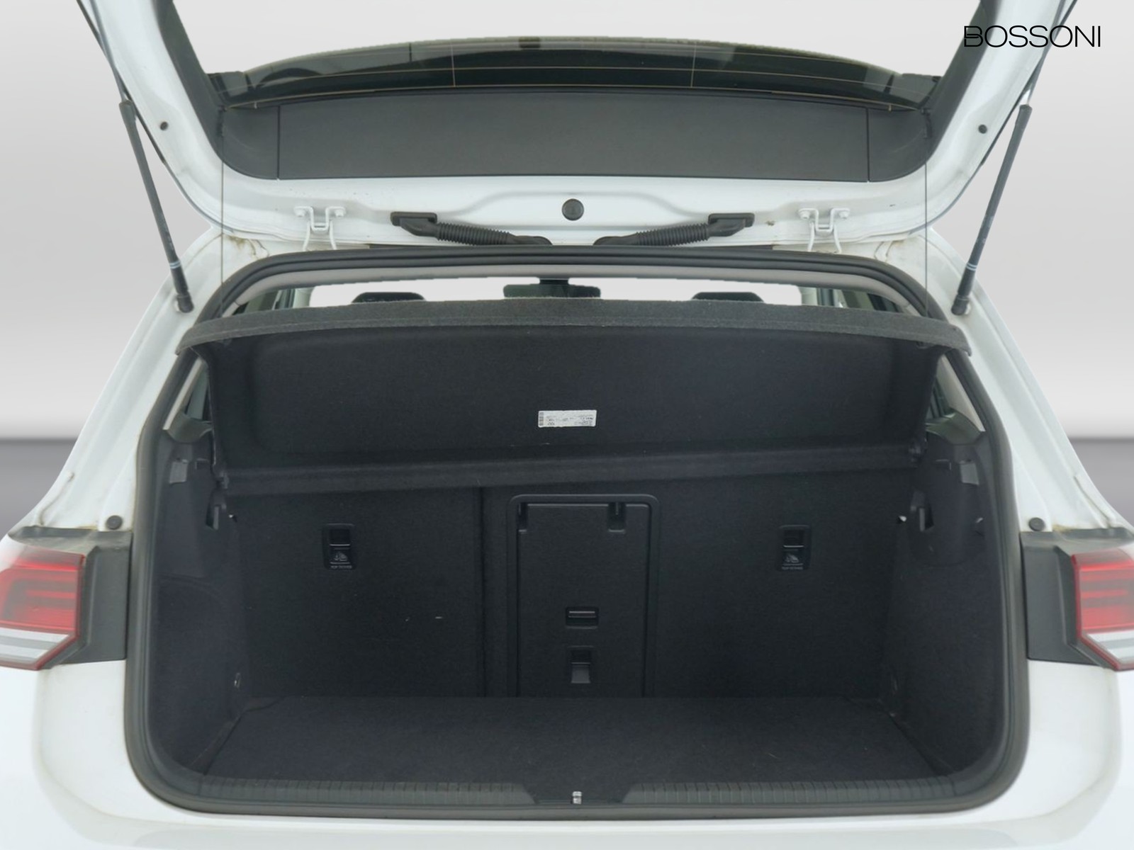 10 - Volkswagen Golf 1.5 tgi 130cv life