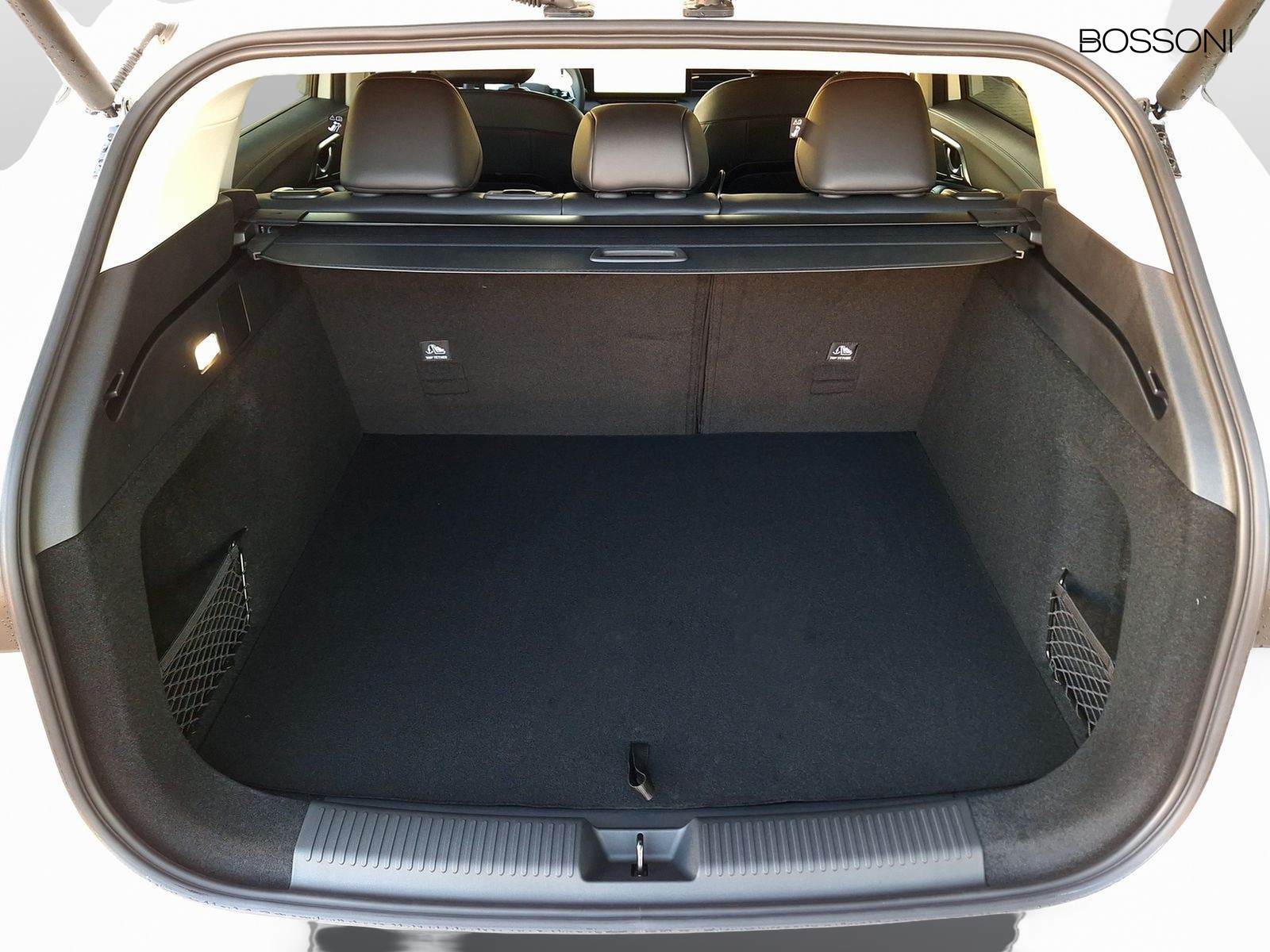 6 - Mg HS 1.5 phev luxury auto
