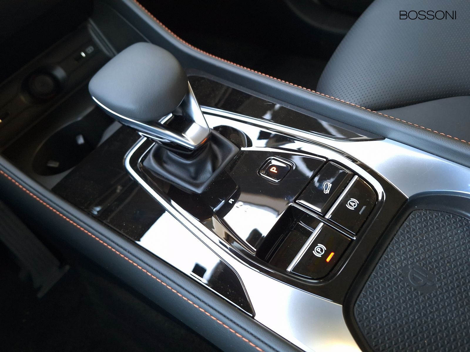 18 - Mg HS 1.5 phev luxury auto