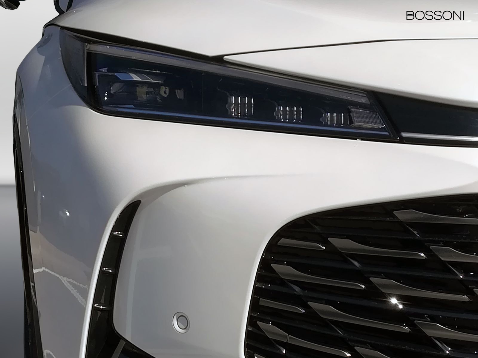 14 - Mg HS 1.5 phev luxury auto
