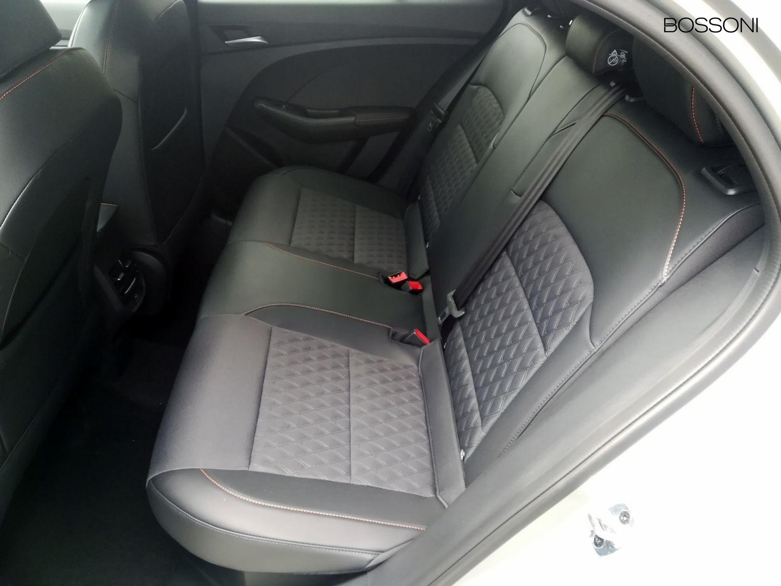 12 - Mg MG3 1.5 hybrid+ luxury