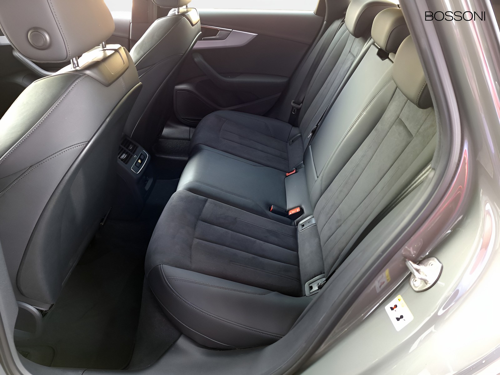 12 - Audi A4 allroad allroad 40 2.0 tdi mhev 204cv identity contrast quattro s tronic