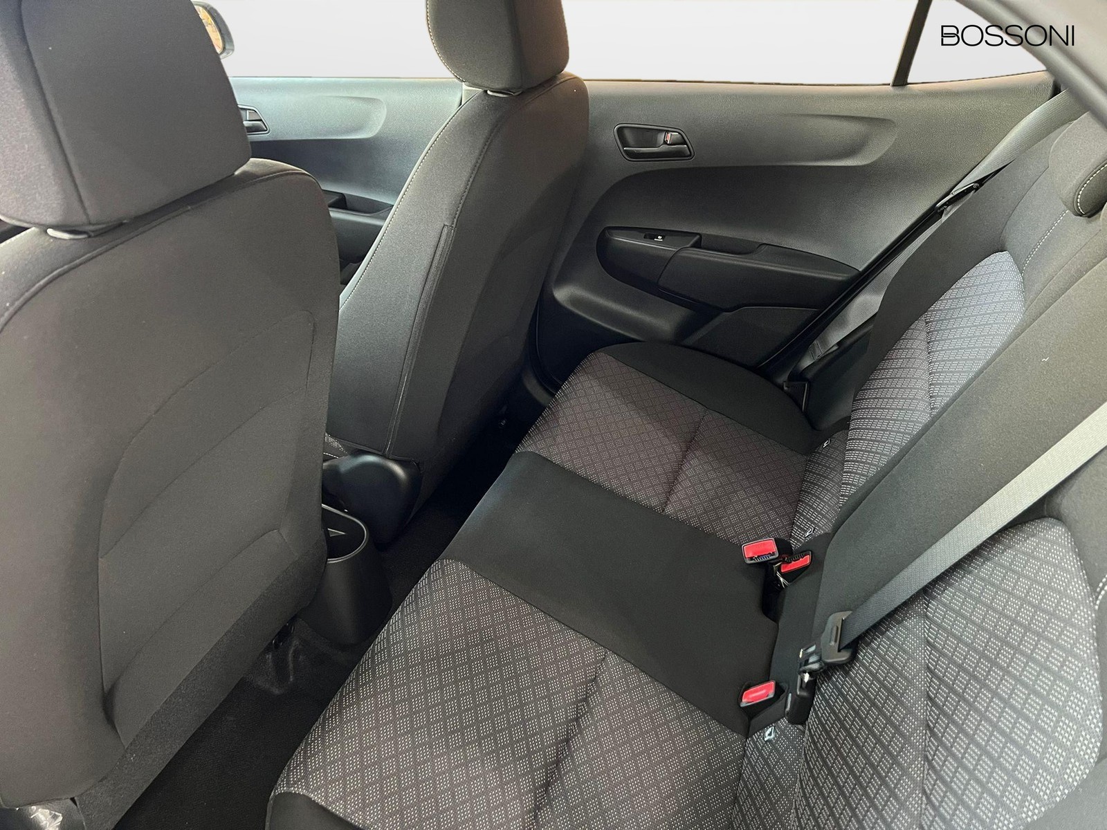 8 - Kia Picanto 1.0 gdi urban