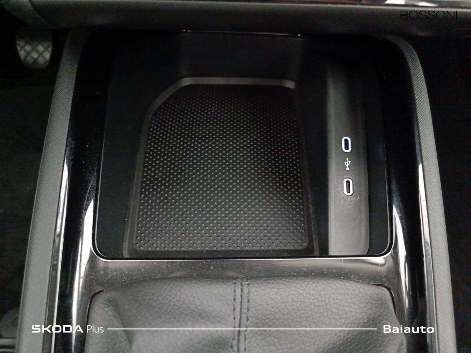 12 - Skoda Kamiq 1.0 tsi 95cv black dots