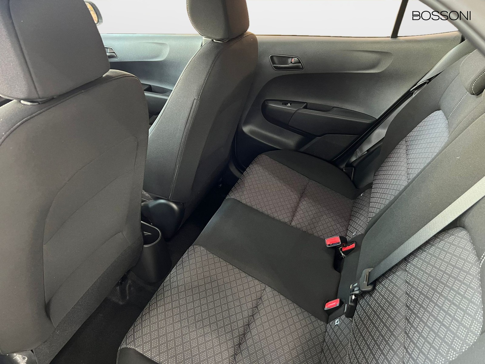 8 - Kia Picanto 1.0 gdi urban