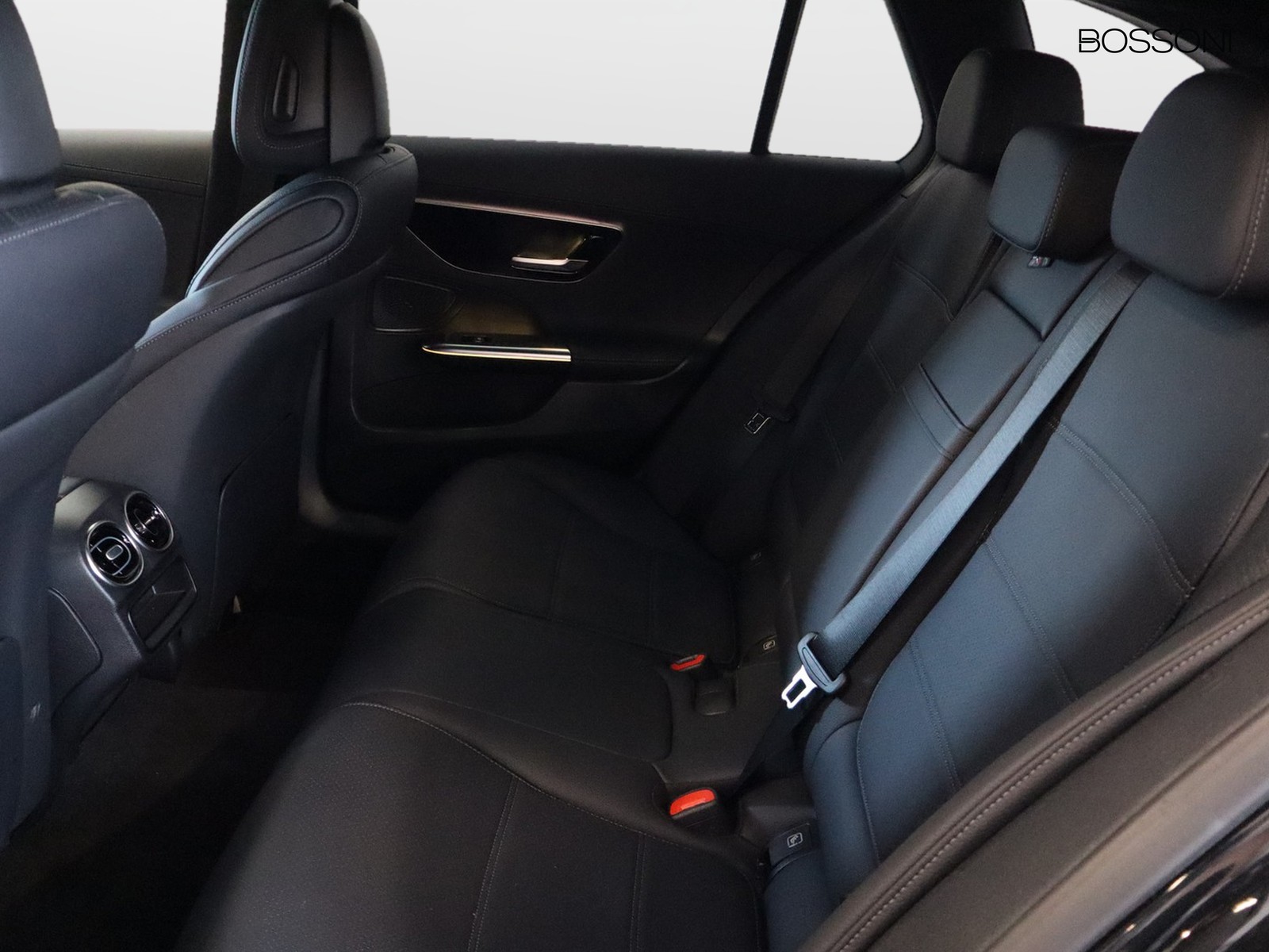 8 - Mercedes Classe C station wagon 220 d mild hybrid 200cv travel edition 4matic 9g-tronic