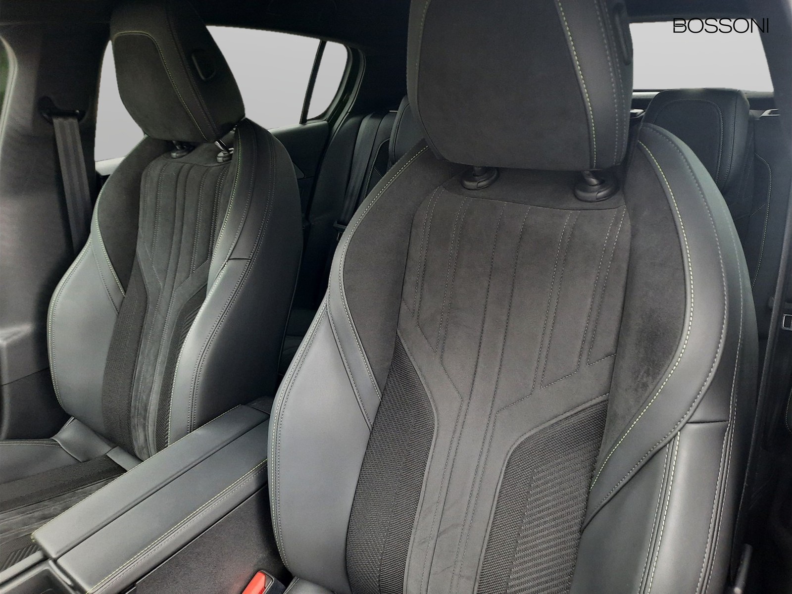 18 - Peugeot 308 1.5 bluehdi gt eat8 s&s