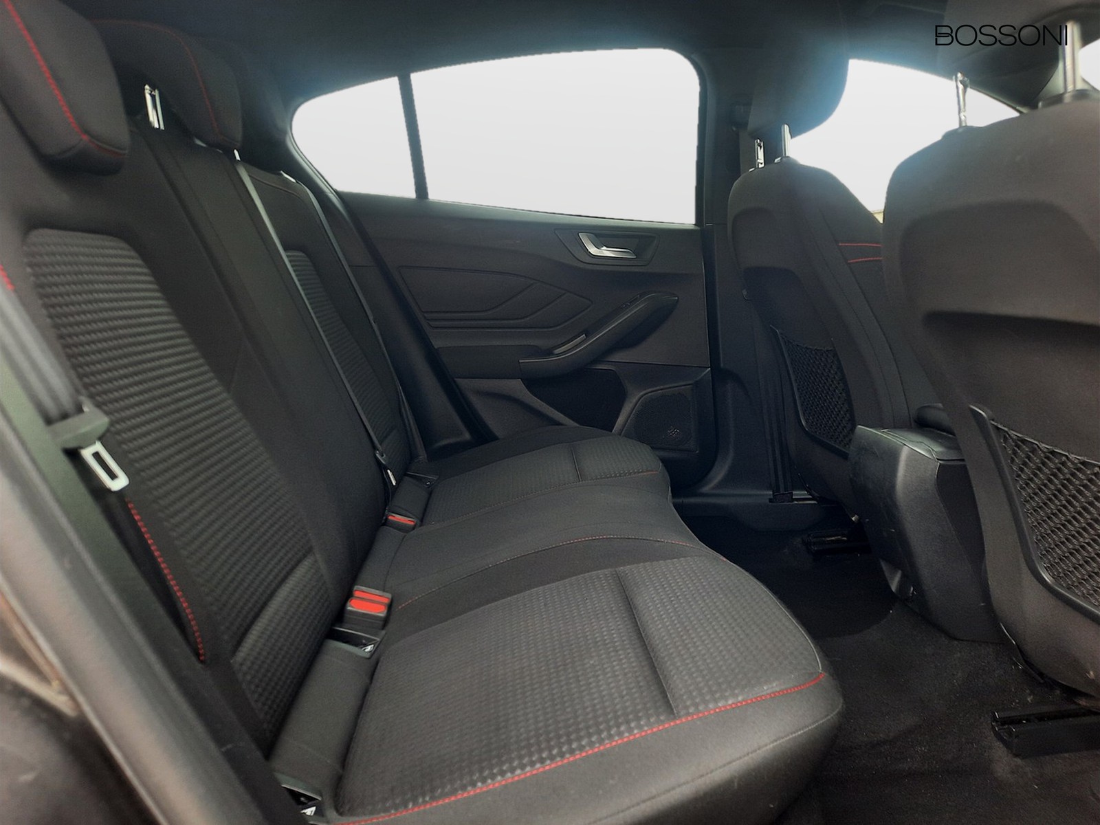 10 - Ford Focus 5 porte 1.0 ecoboost hybrid 125cv st-line style