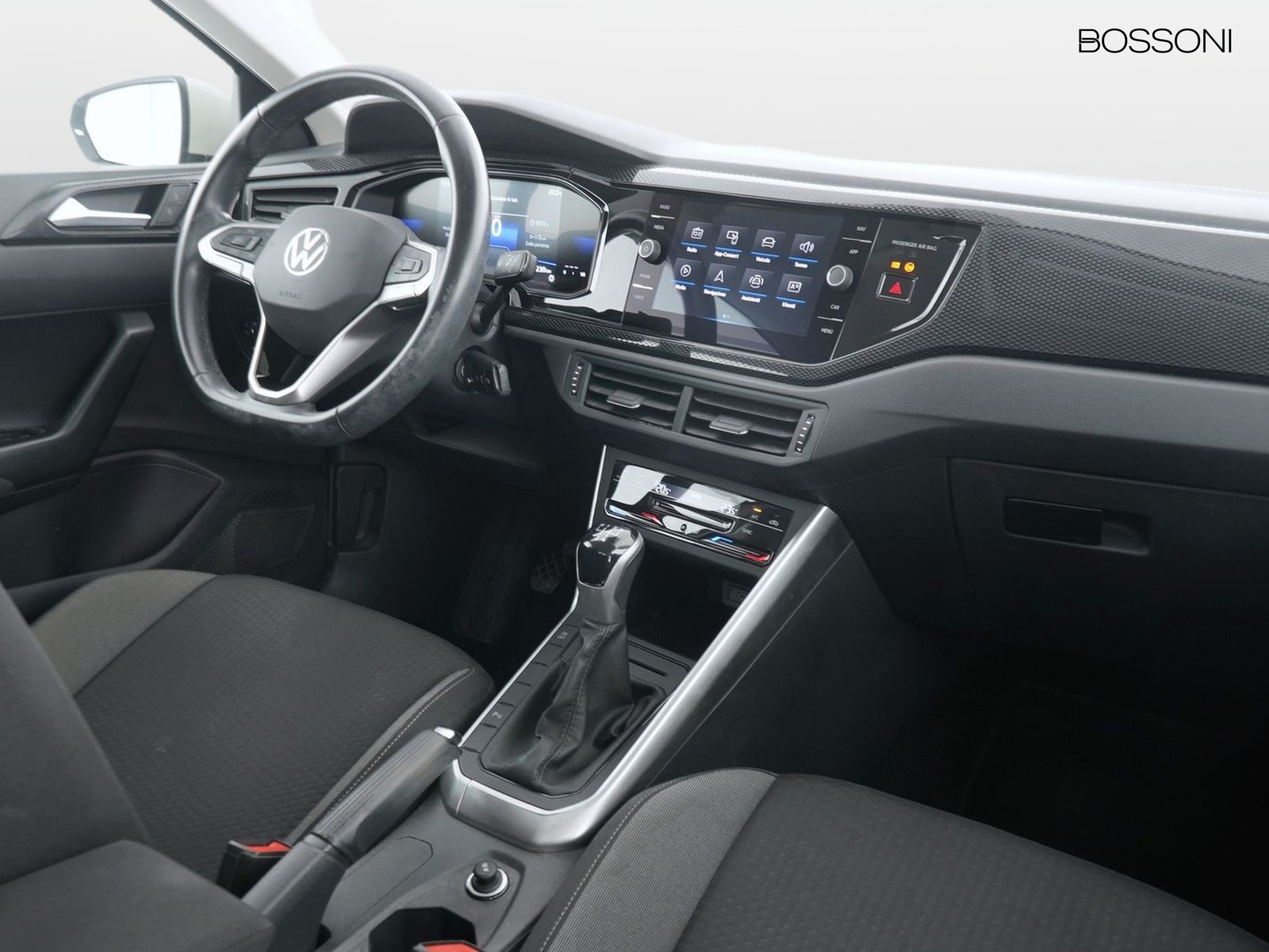 6 - Volkswagen Polo 1.0 80cv life
