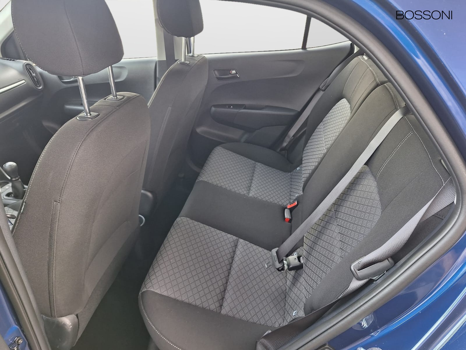 8 - Kia Picanto 1.0 gdi urban