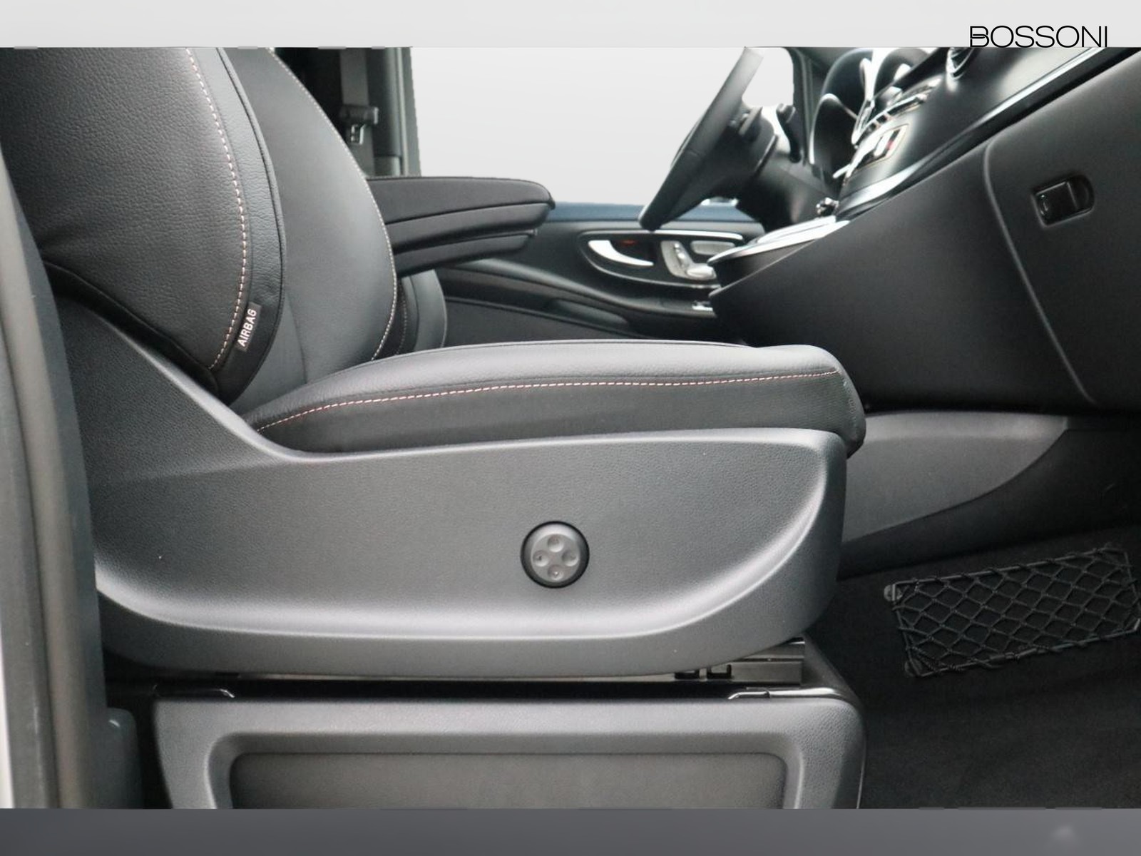 10 - Mercedes Vans EQV long 300