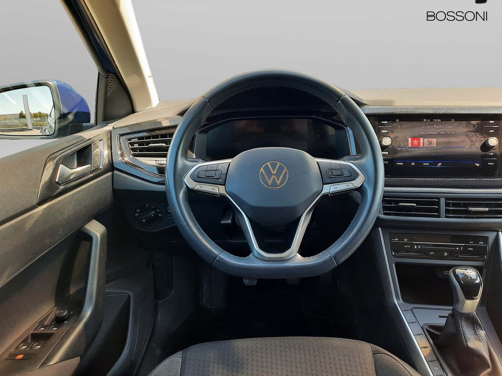 8 - Volkswagen Polo 1.0 tsi 95cv life