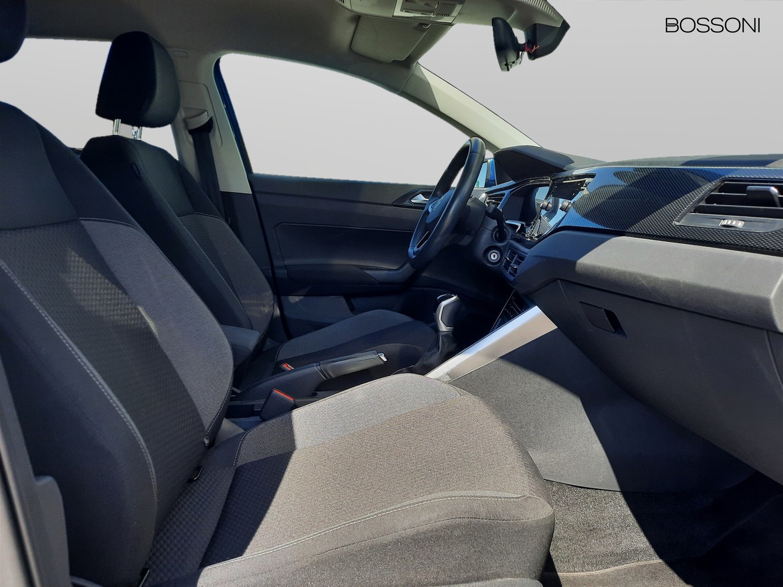 9 - Volkswagen Polo 1.0 tsi 95cv life