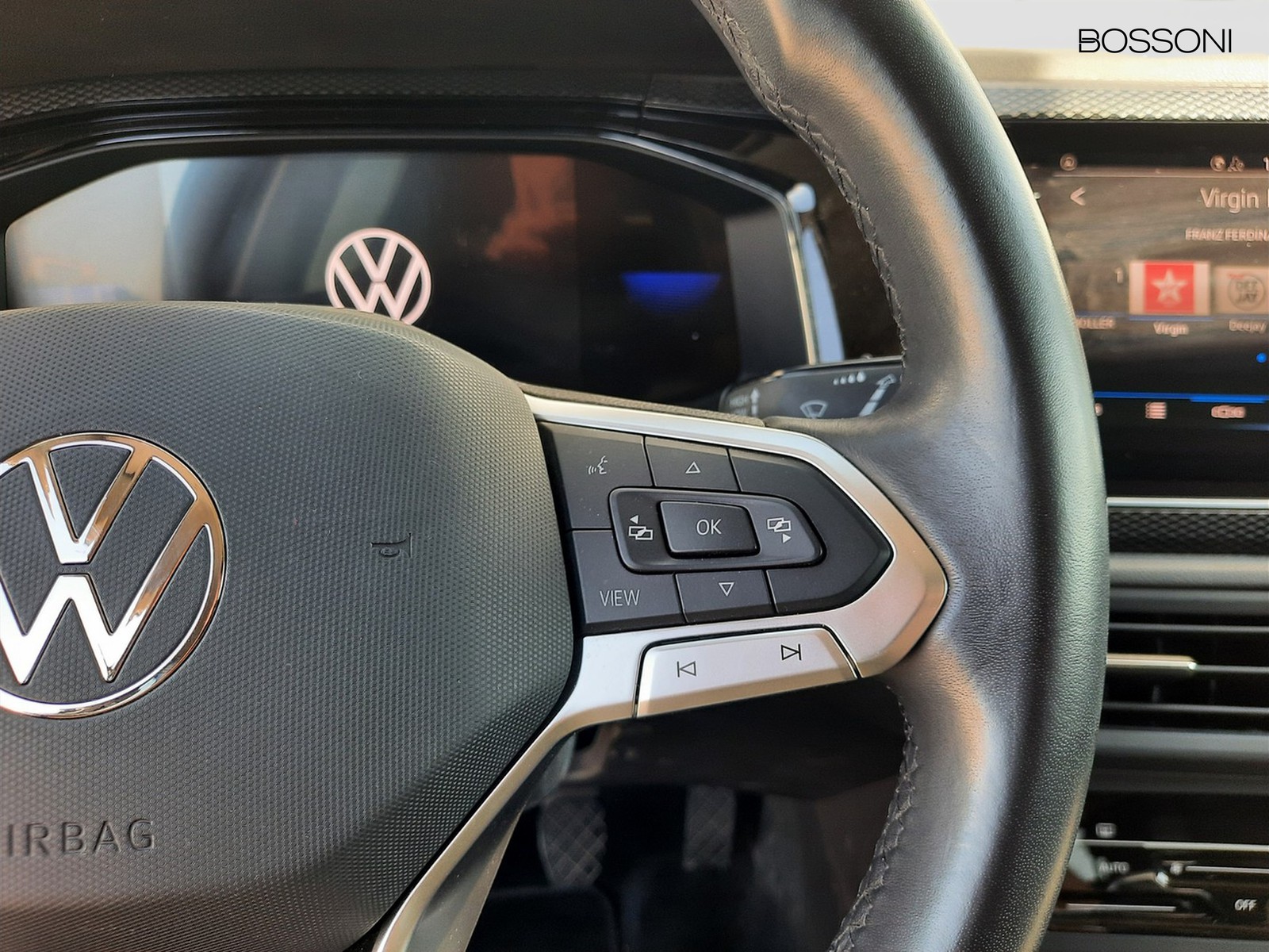 16 - Volkswagen Polo 1.0 tsi 95cv life