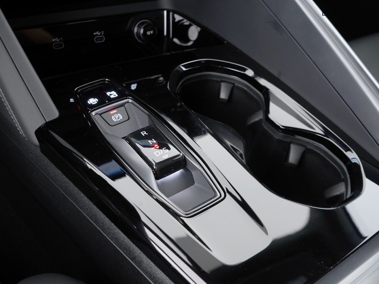 24 - Audi Q5 sportback 2.0 tdi mhev+ 204cv launch edition one quattro s tronic