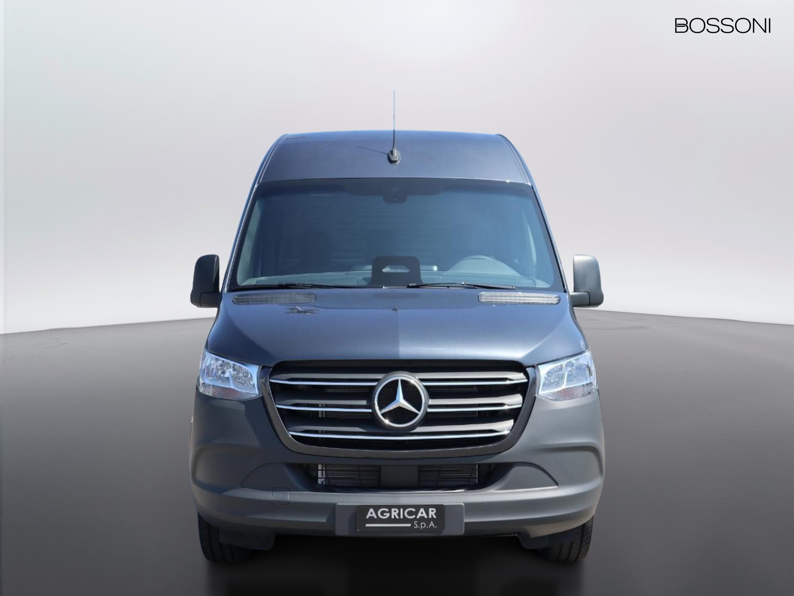 2 - Mercedes Vans Sprinter 317 rwd 2.0 cdi f 37/35 pro