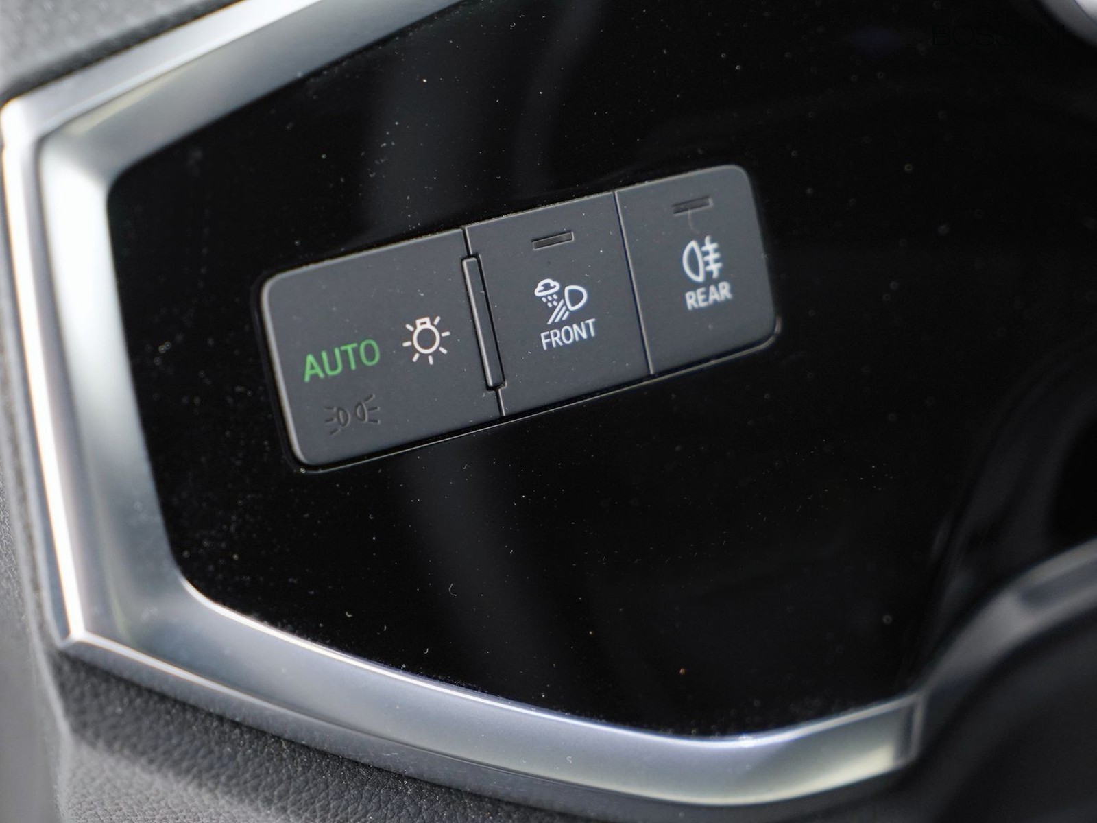 11 - Audi Q3 35 2.0 tdi s line edition s tronic