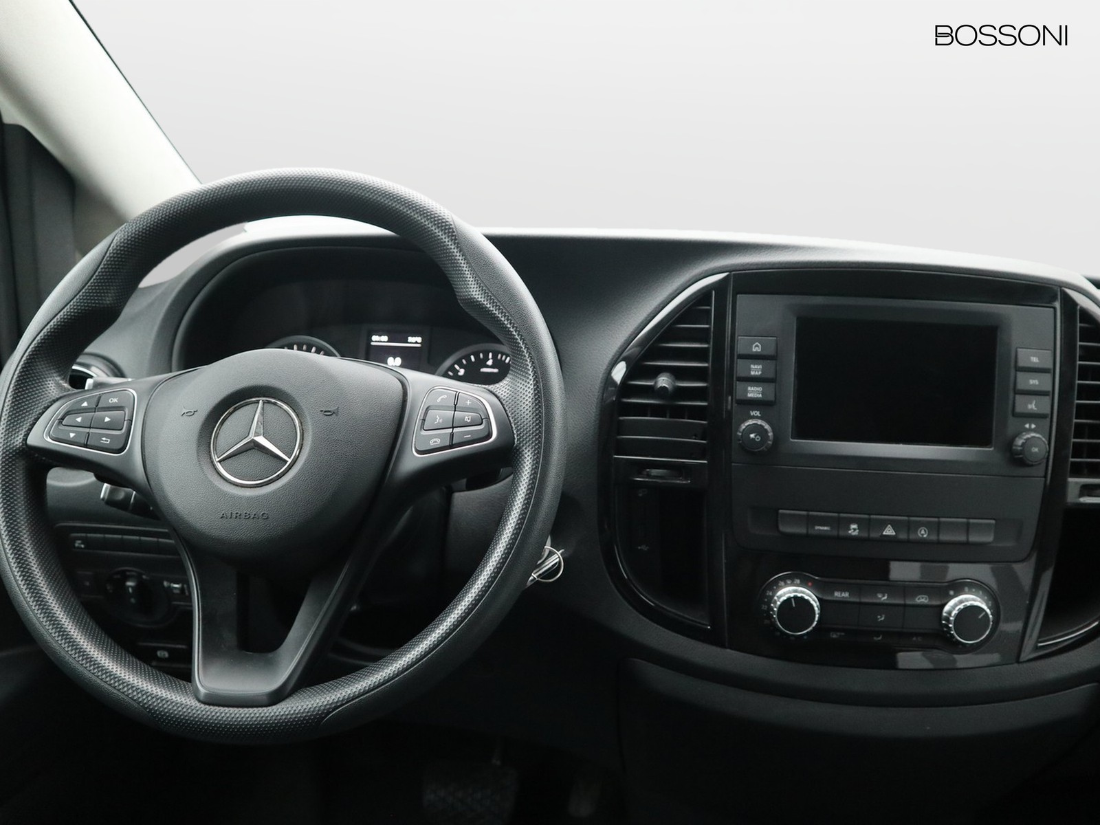 12 - Mercedes Vans Vito 114 cdi long tourer pro auto my20