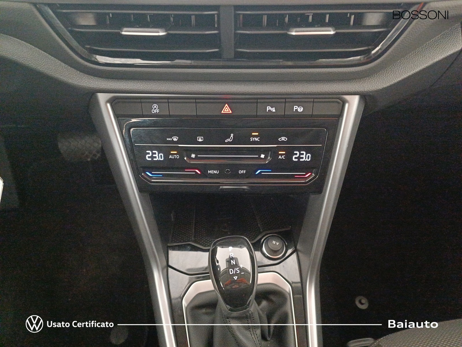 11 - Volkswagen T-Roc 2.0 tdi scr 150cv life dsg