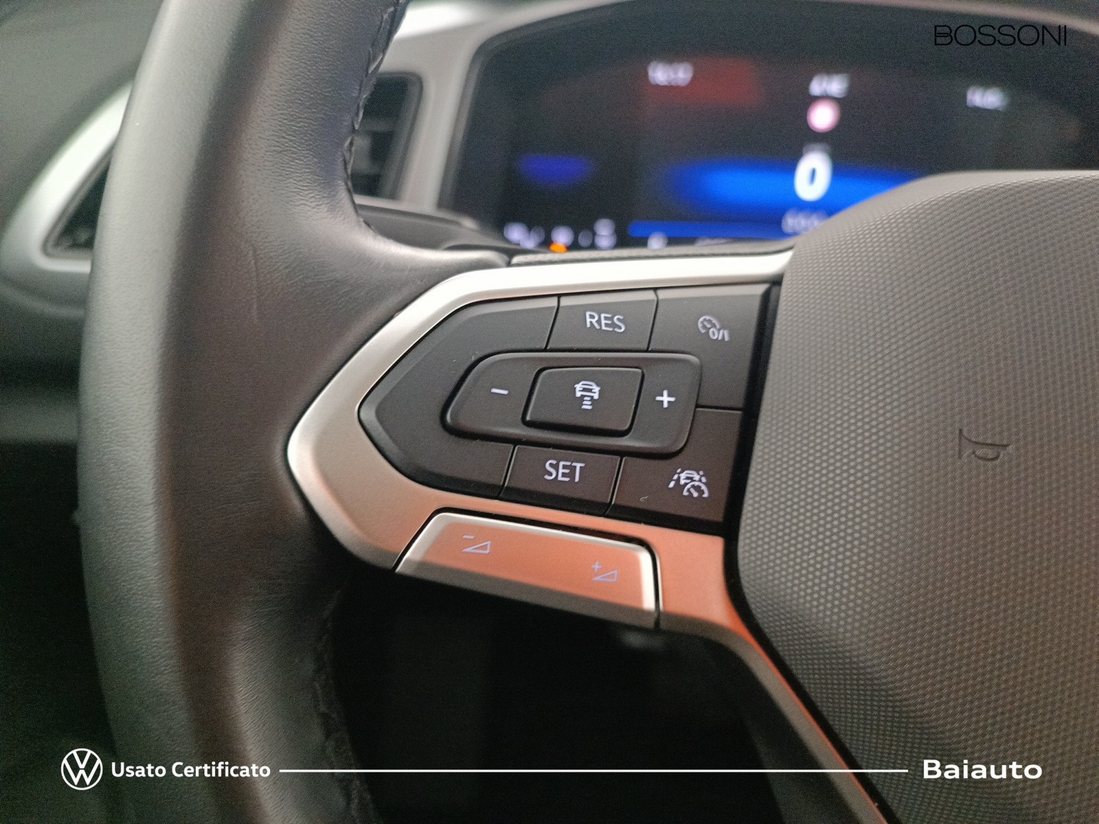 15 - Volkswagen T-Roc 2.0 tdi scr 150cv life dsg