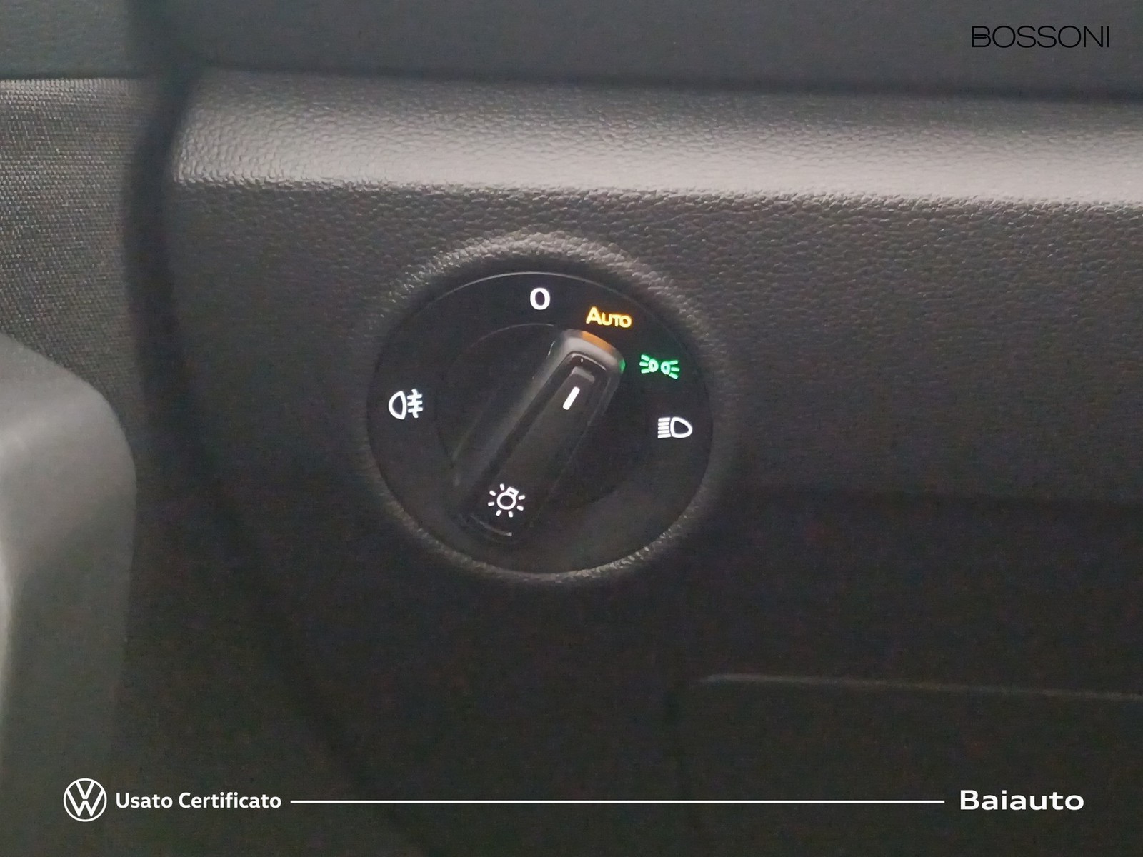17 - Volkswagen T-Roc 2.0 tdi scr 150cv life dsg
