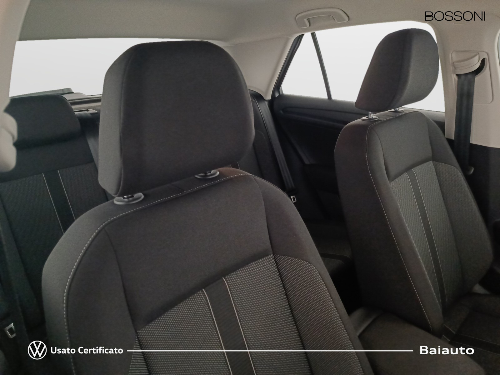 22 - Volkswagen T-Roc 2.0 tdi scr 150cv life dsg