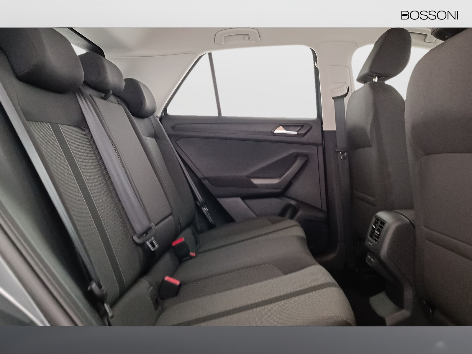 9 - Volkswagen T-Roc 1.5 tsi act life dsg