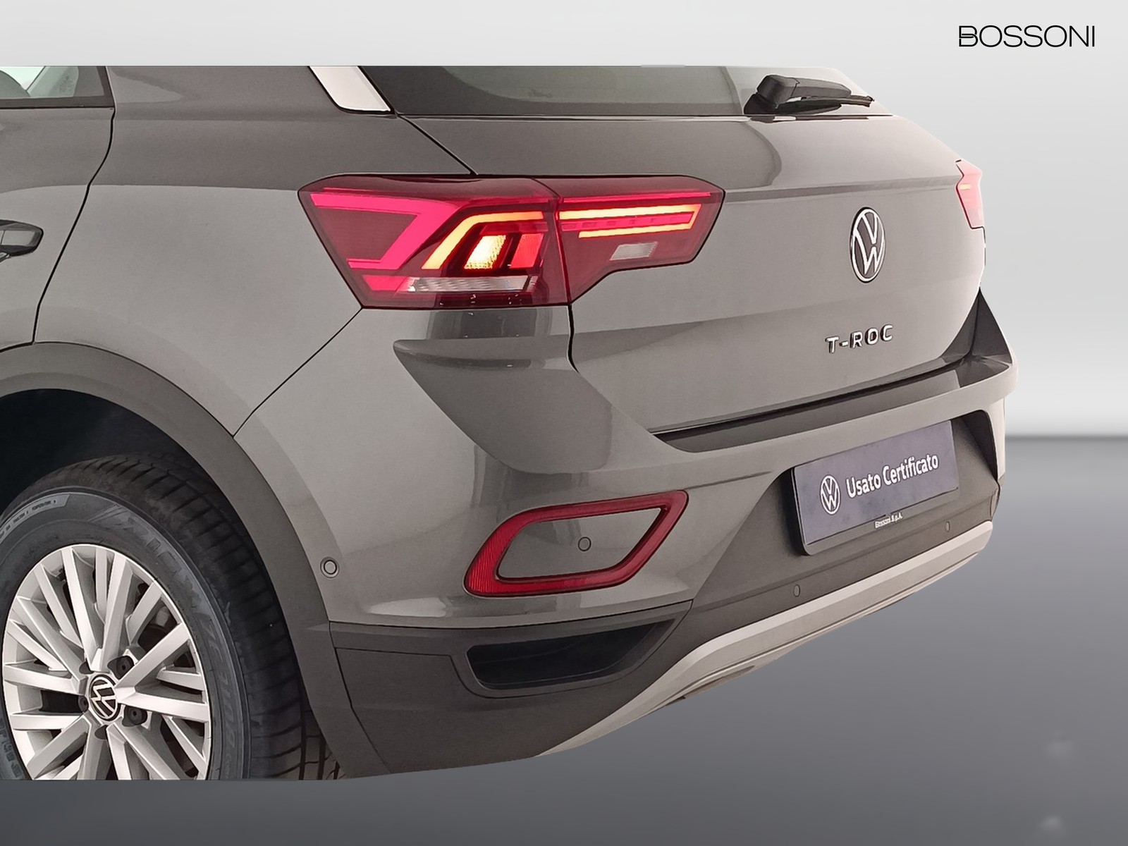 14 - Volkswagen T-Roc 1.5 tsi act life dsg