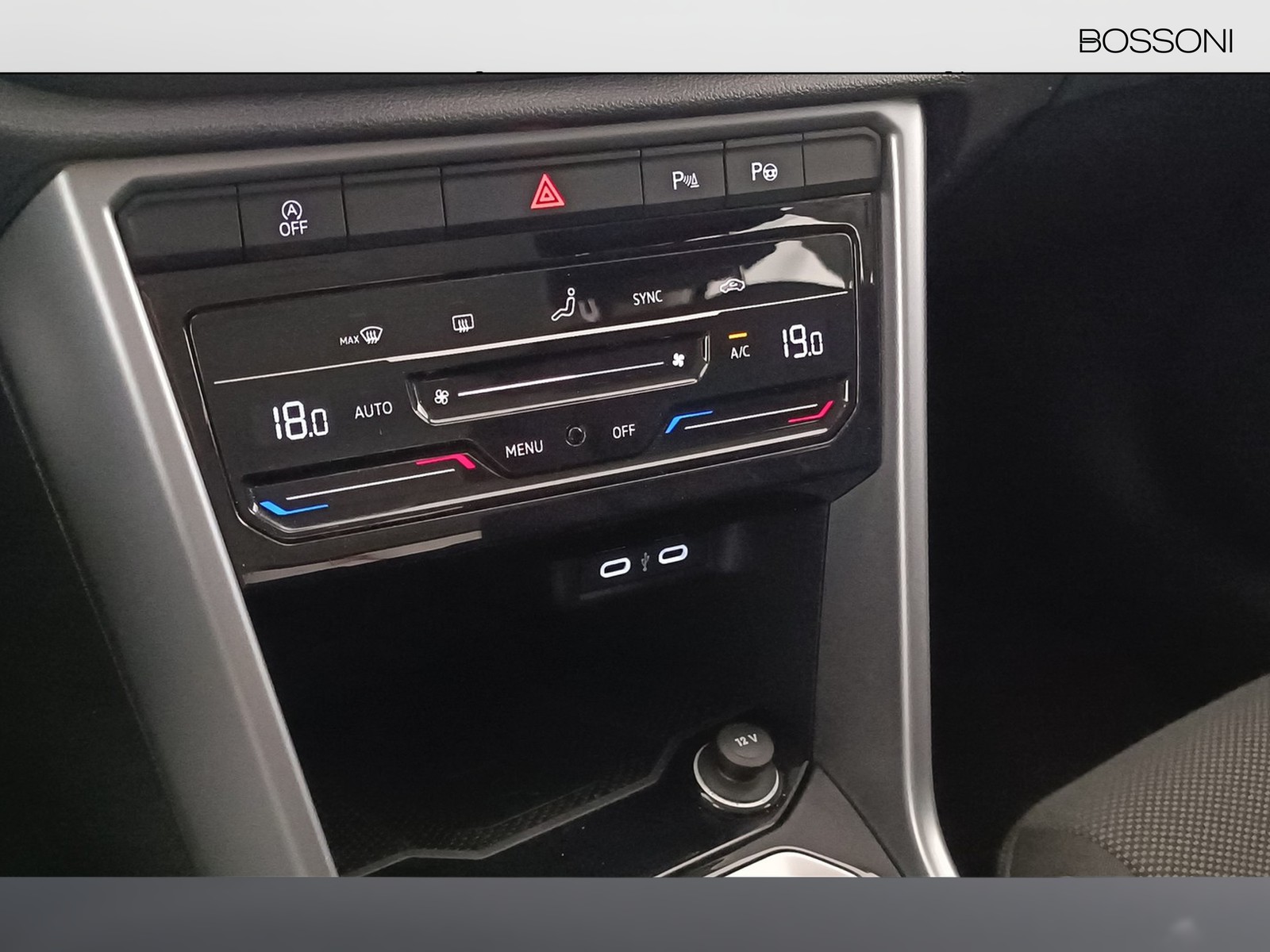 22 - Volkswagen T-Roc 1.5 tsi act life dsg