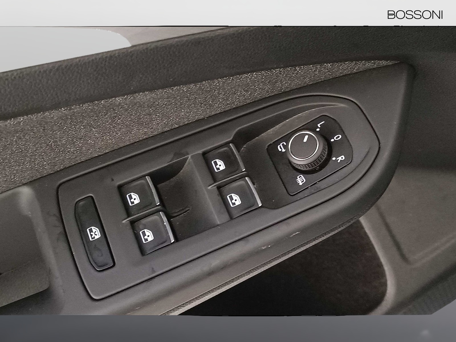 24 - Volkswagen Golf 2.0 tdi scr 115cv life