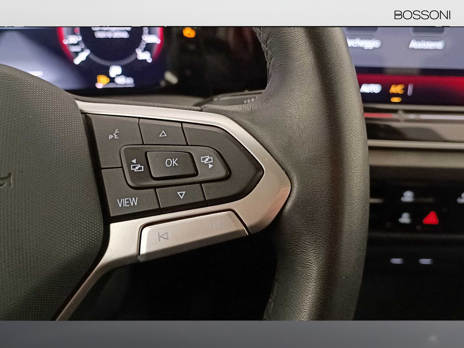 27 - Volkswagen Golf 2.0 tdi scr 115cv life
