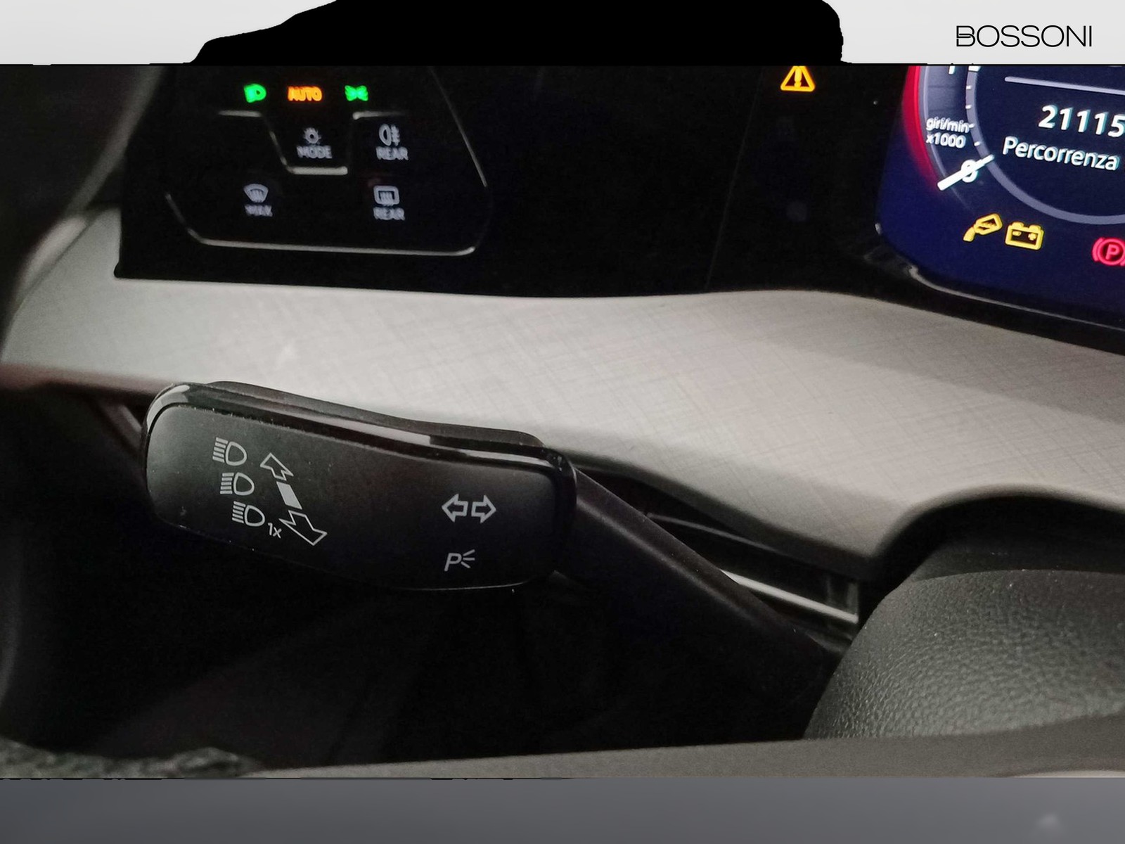 29 - Volkswagen Golf 2.0 tdi scr 115cv life