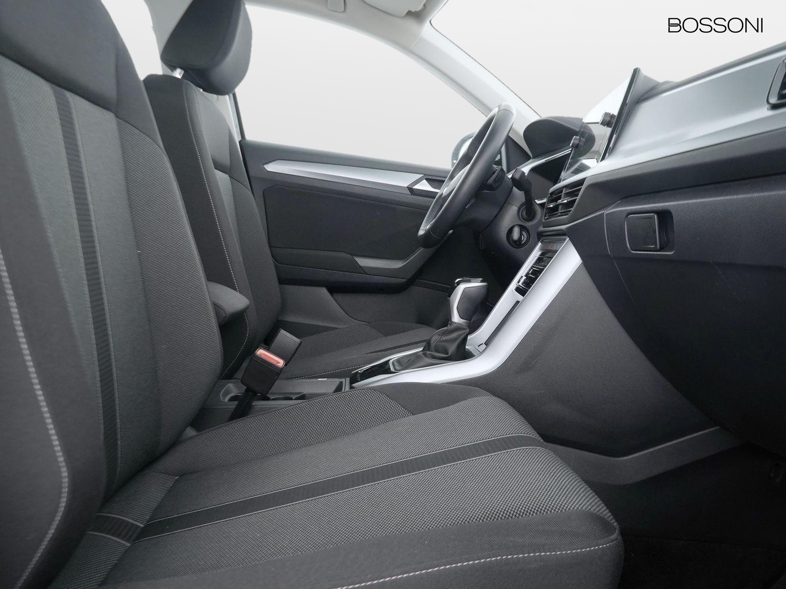 8 - Volkswagen T-Roc 2.0 tdi scr 150cv life dsg