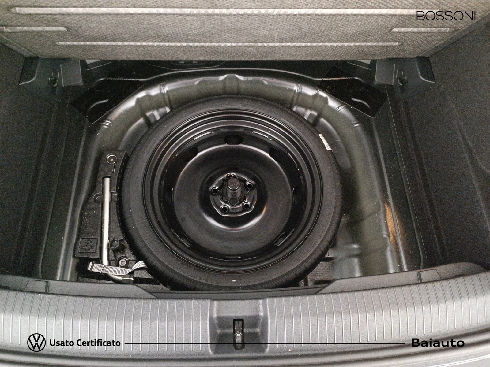 28 - Volkswagen T-Roc 2.0 tdi scr 150cv life dsg