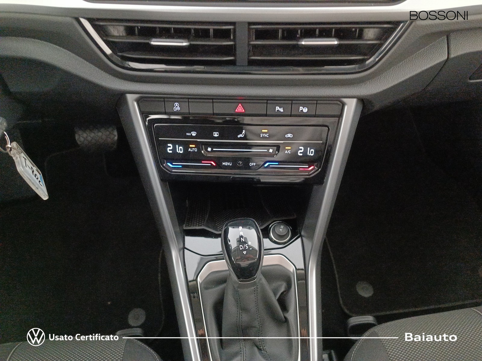 11 - Volkswagen T-Roc 2.0 tdi scr 150cv life dsg