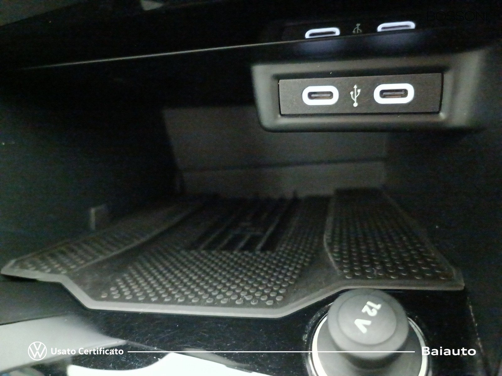 12 - Volkswagen T-Roc 2.0 tdi scr 150cv life dsg