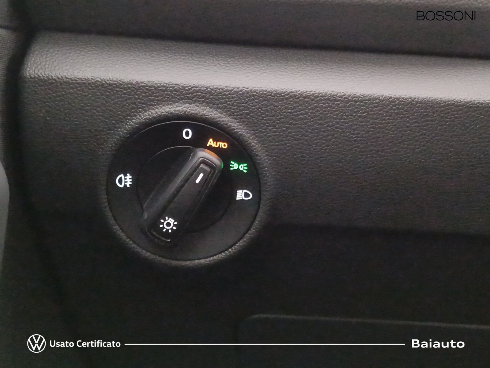 17 - Volkswagen T-Roc 2.0 tdi scr 150cv life dsg