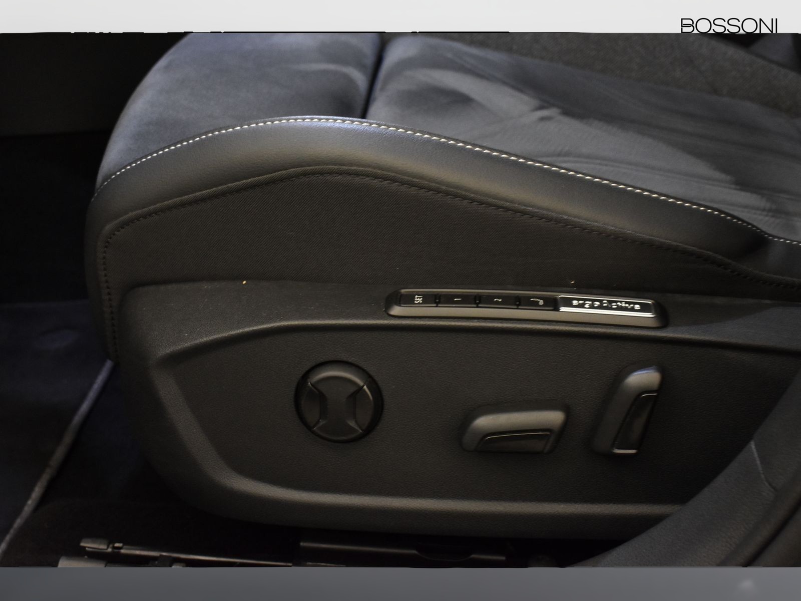 16 - Volkswagen Golf 2.0 tdi scr 150cv style dsg