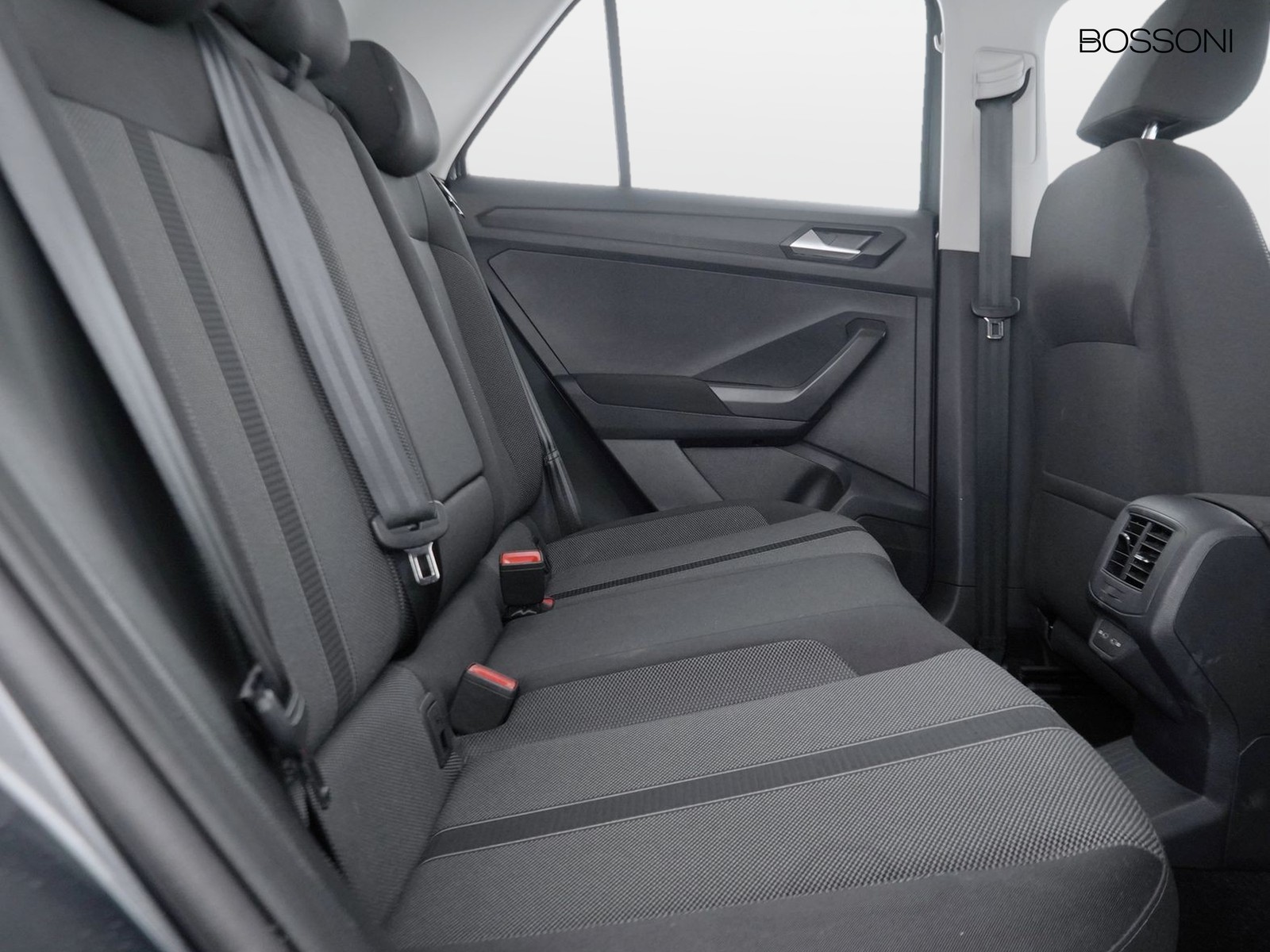 9 - Volkswagen T-Roc 2.0 tdi scr 150cv life dsg
