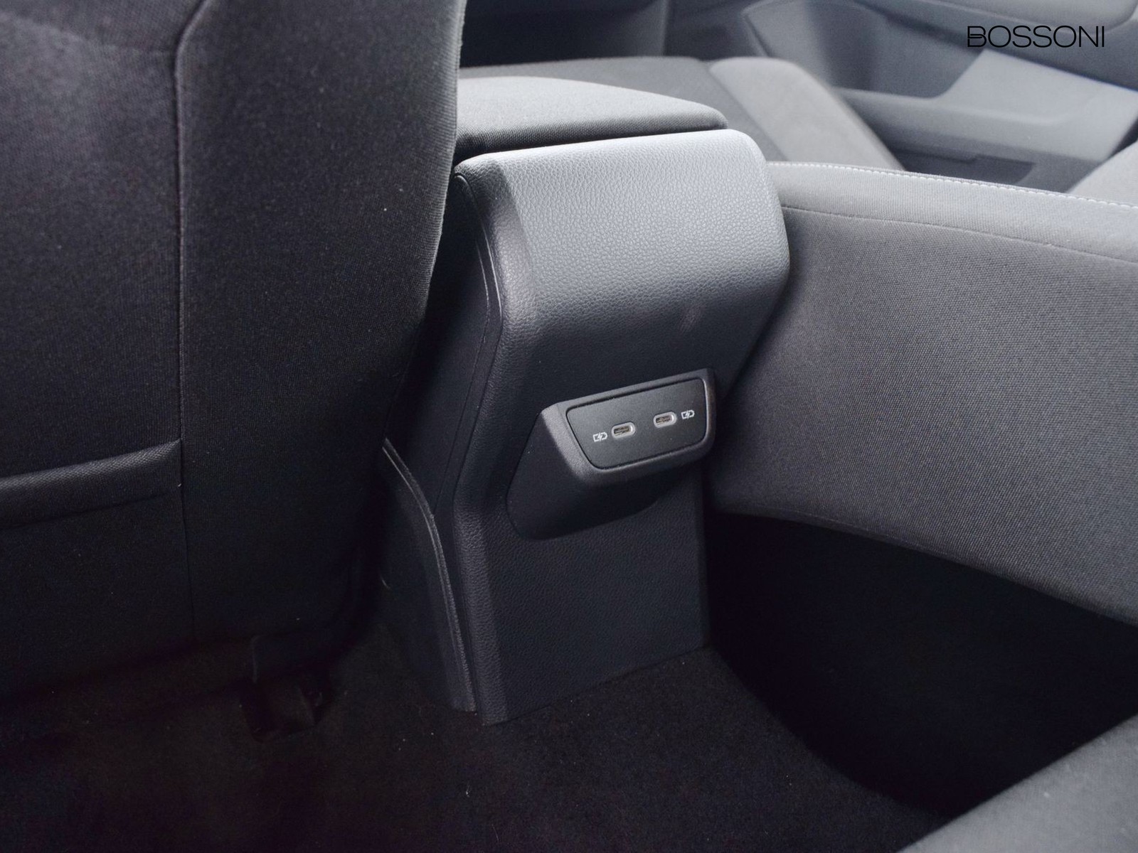 26 - Volkswagen Polo 1.0 tsi 95cv life dsg