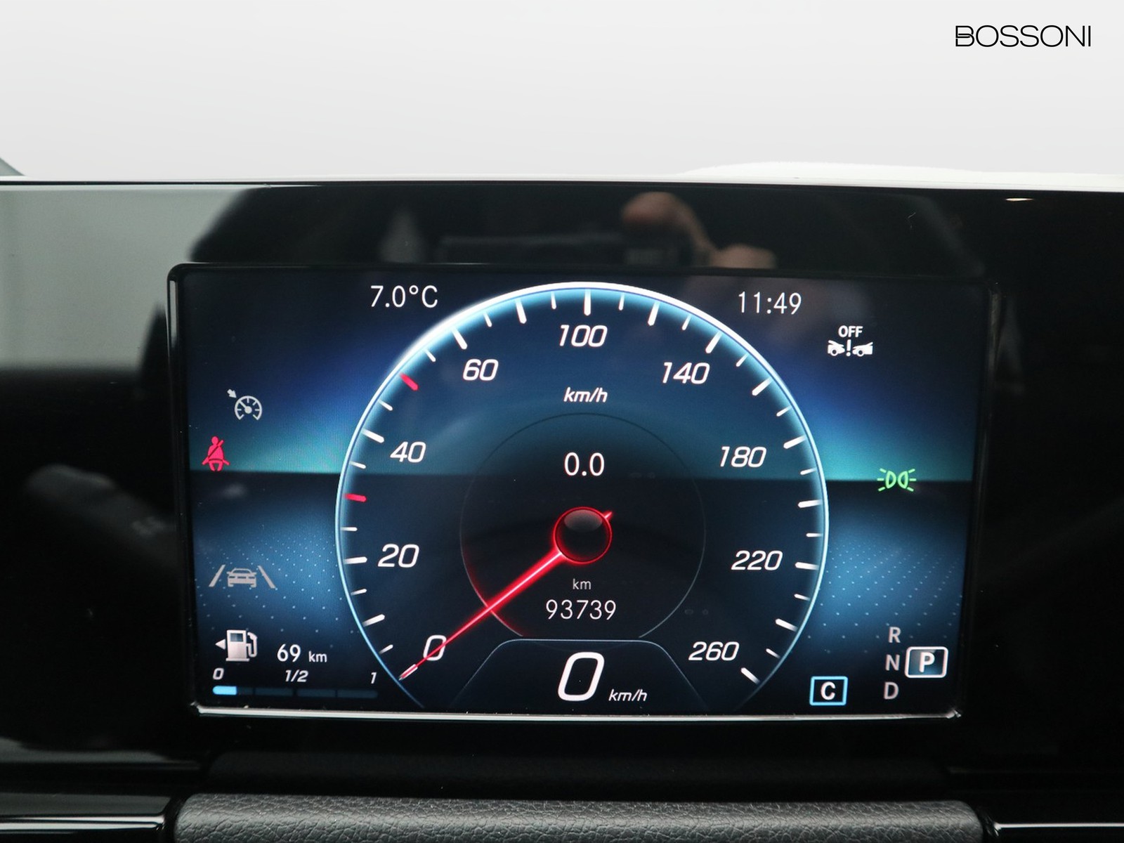 9 - Mercedes GLA 200 d premium 8g-dct